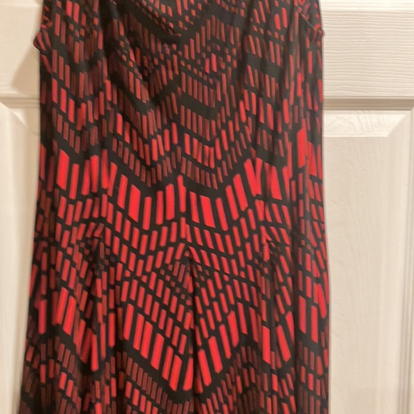 Lovely size 12 dress - perfect condition! Zips up the back - 3/4! - Picture 2 of 5